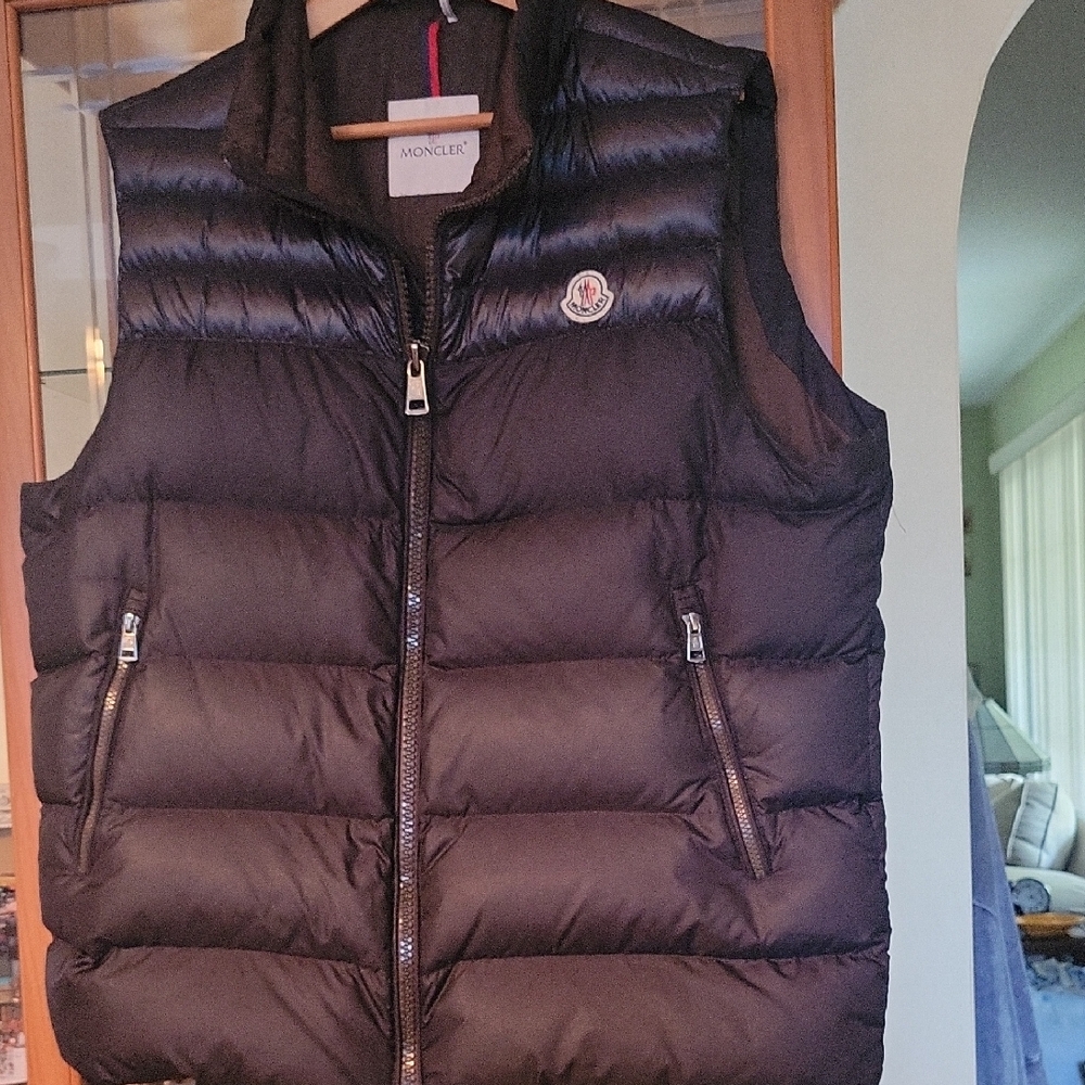 Moncler Men's Black Dupres Gilet Puffer Vest with Zipper